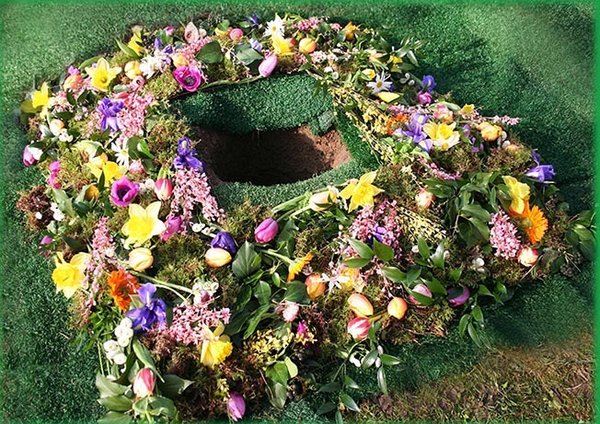 Quatratischer Blütenteppich aus bunten Saisonblumen - Bestellnr. US 201