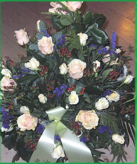 Zartrosa Rosen mit blau - Bestellnr. G 311