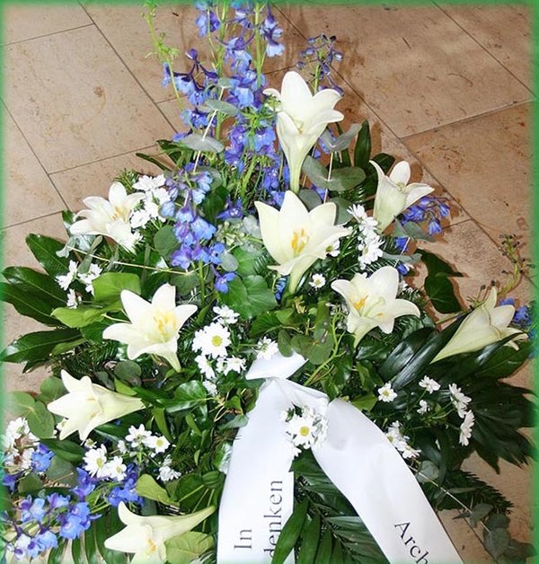 Weiße Lilien mit blau - Bestellnr. G 312