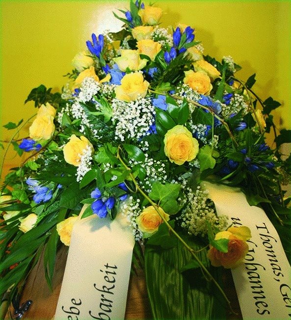 Leuchtend gelbe Rosen mit Blau und duftigem Weiß - Bestellnr. Sb 521